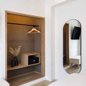 Minibar, desk, laptop workspace, blackout curtains