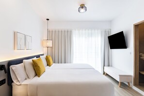 Minibar, desk, laptop workspace, blackout curtains - La Suite (Santa Cruz de Tenerife)
