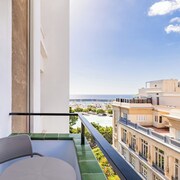  Hotel Adonis La Suite