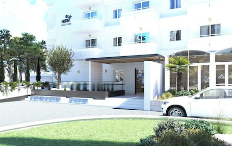 Aparthotel HSM Lago Park - view 2