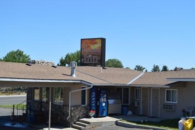 A Wyoming Inn