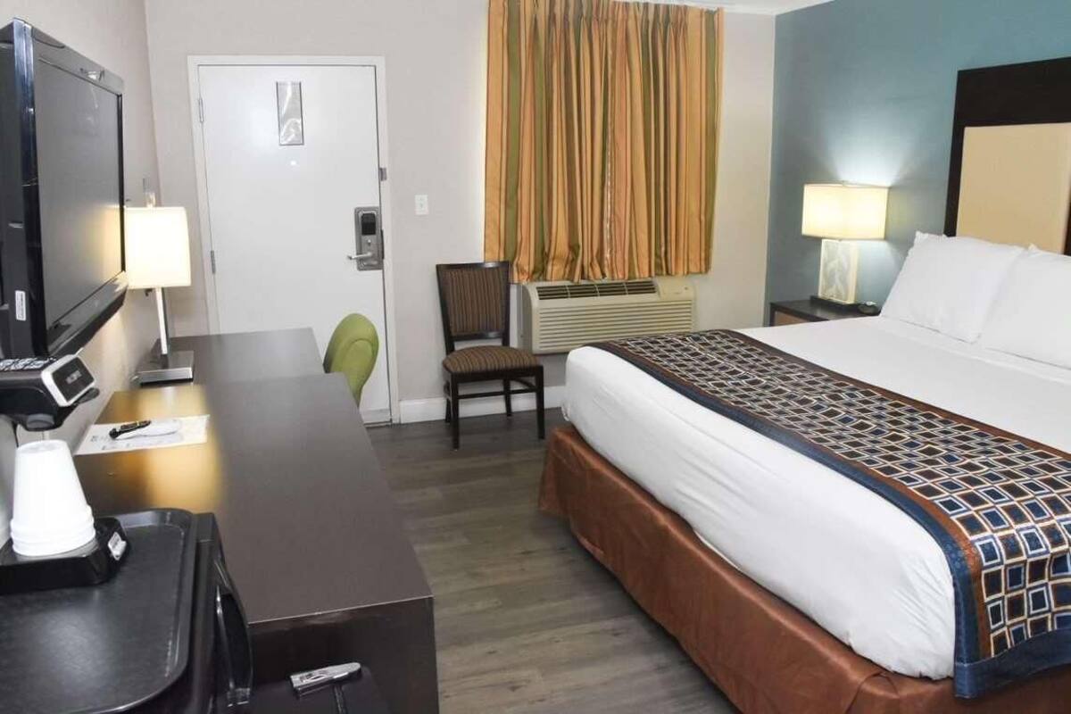 Iron/ironing board, rollaway beds, free WiFi, bed sheets