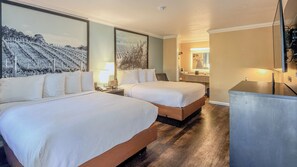 加厚床垫、客房内保险箱、办公桌、笔记本电脑工作区