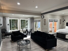 奢华开间套房, 1 张大床, 壁炉 (Valencia) | 高档床上用品、羽绒被、记忆海绵床垫、特色装修