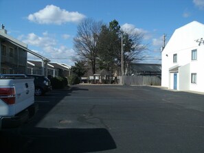 Free self-parking - Motel 6 Millington, TN (Millington)