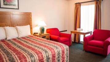 Deluxe Single Room, 1 Queen Bed, Non Smoking, Jetted Tub | 1 bedroom, individually furnished, desk, laptop workspace