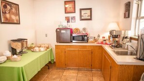 Breakfast area - Wayfarer Inn Woodward (Woodward)