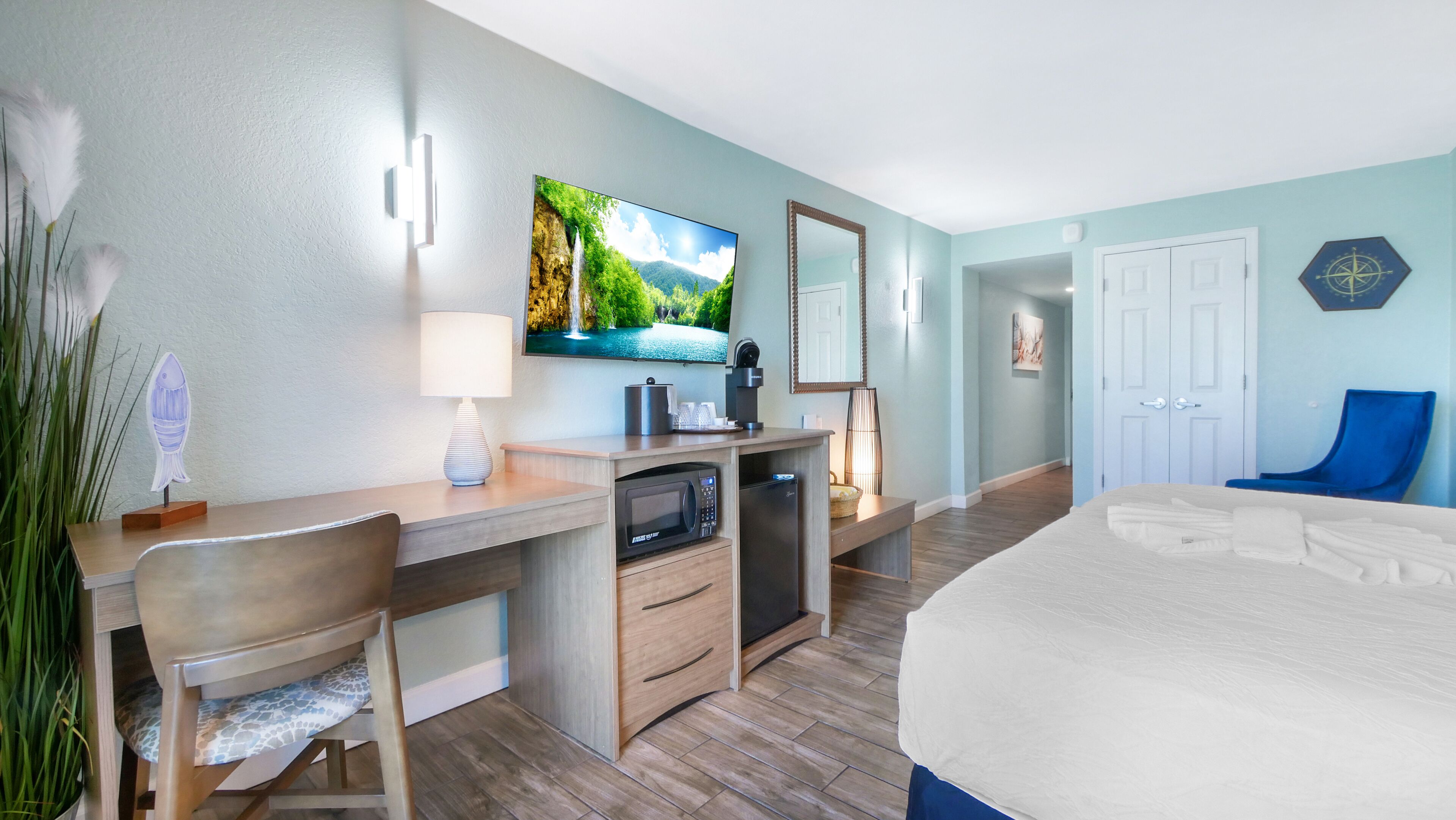 Room,1 King Bed, Oceanfront | Pimennysverhot, silitysrauta/-lauta, vauvan matkasänky, ilmainen Wi-Fi