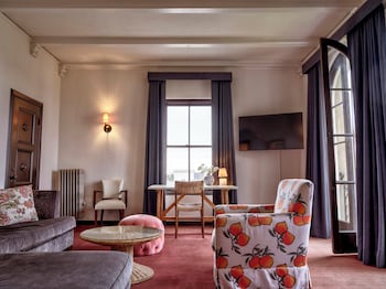 Internet, bed sheets at Maison Twenty Seven