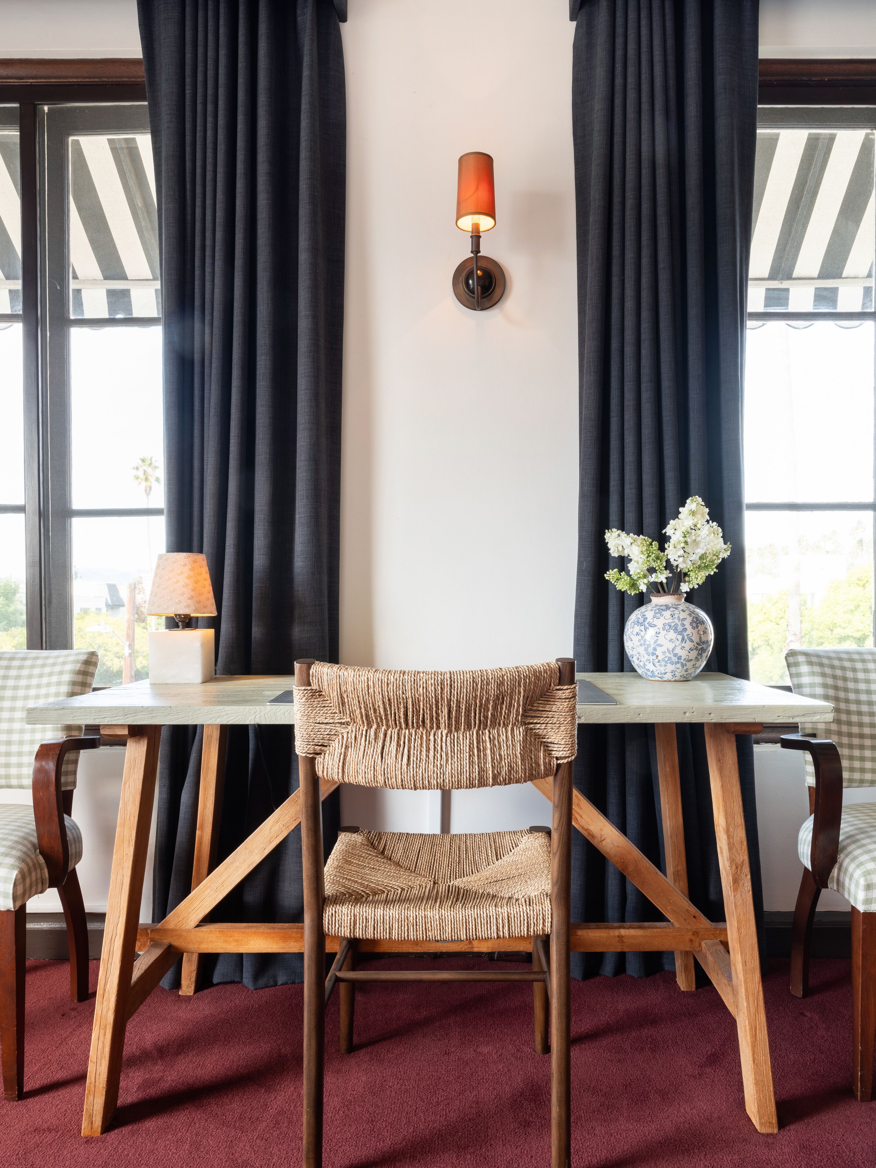 Sábanas de algodón egipcio, ropa de cama de alta calidad y minibar 