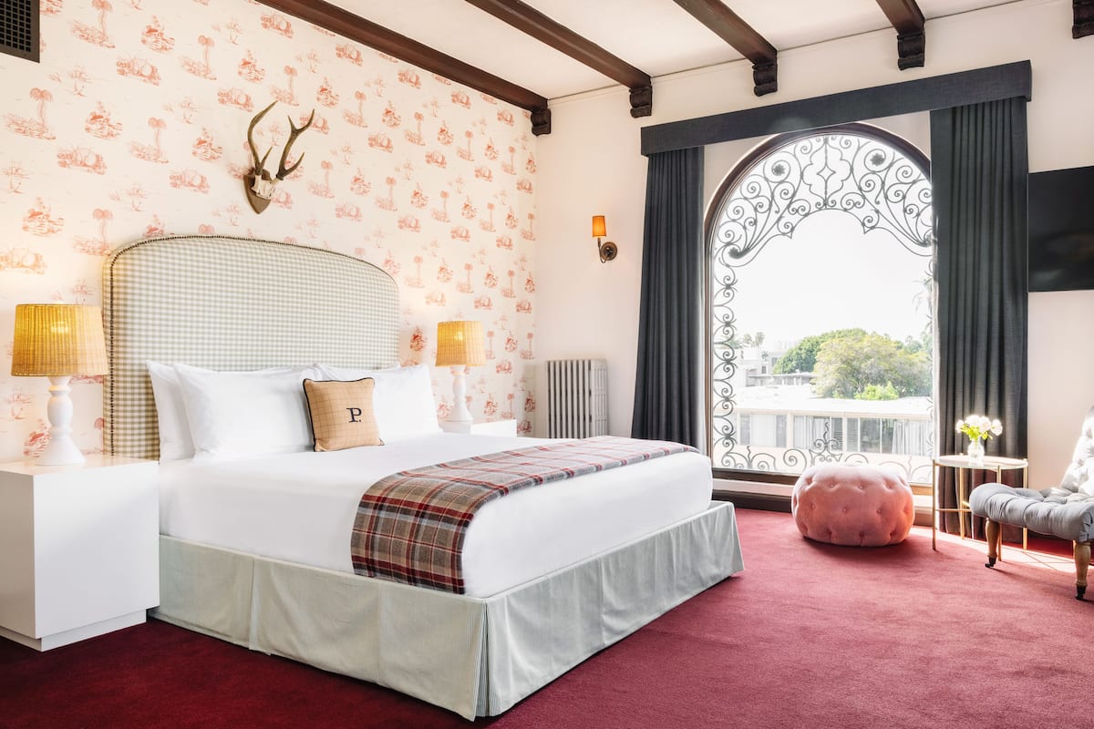 1 bedroom, egyptian cotton sheets, premium bedding, minibar