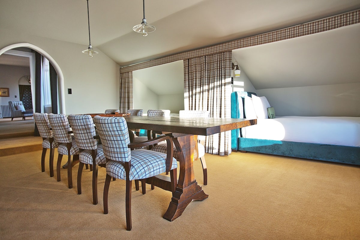 Penthouse superior, varias camas, vista al océano (Penthouse One) | Sábanas de algodón egipcio, ropa de cama de alta calidad y minibar