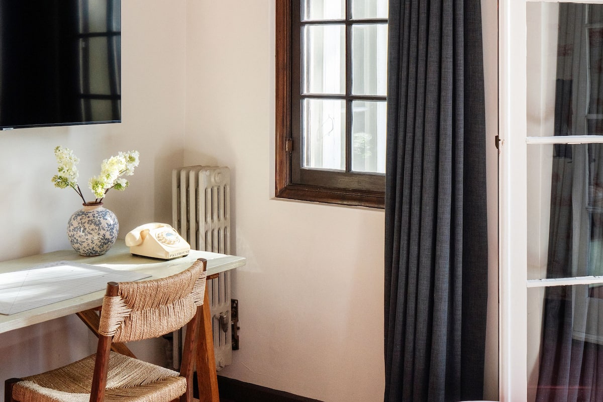 Sábanas de algodón egipcio, ropa de cama de alta calidad y minibar