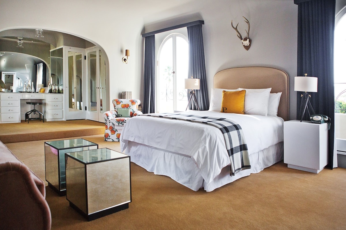 1 bedroom, Egyptian cotton sheets, premium bedding, minibar