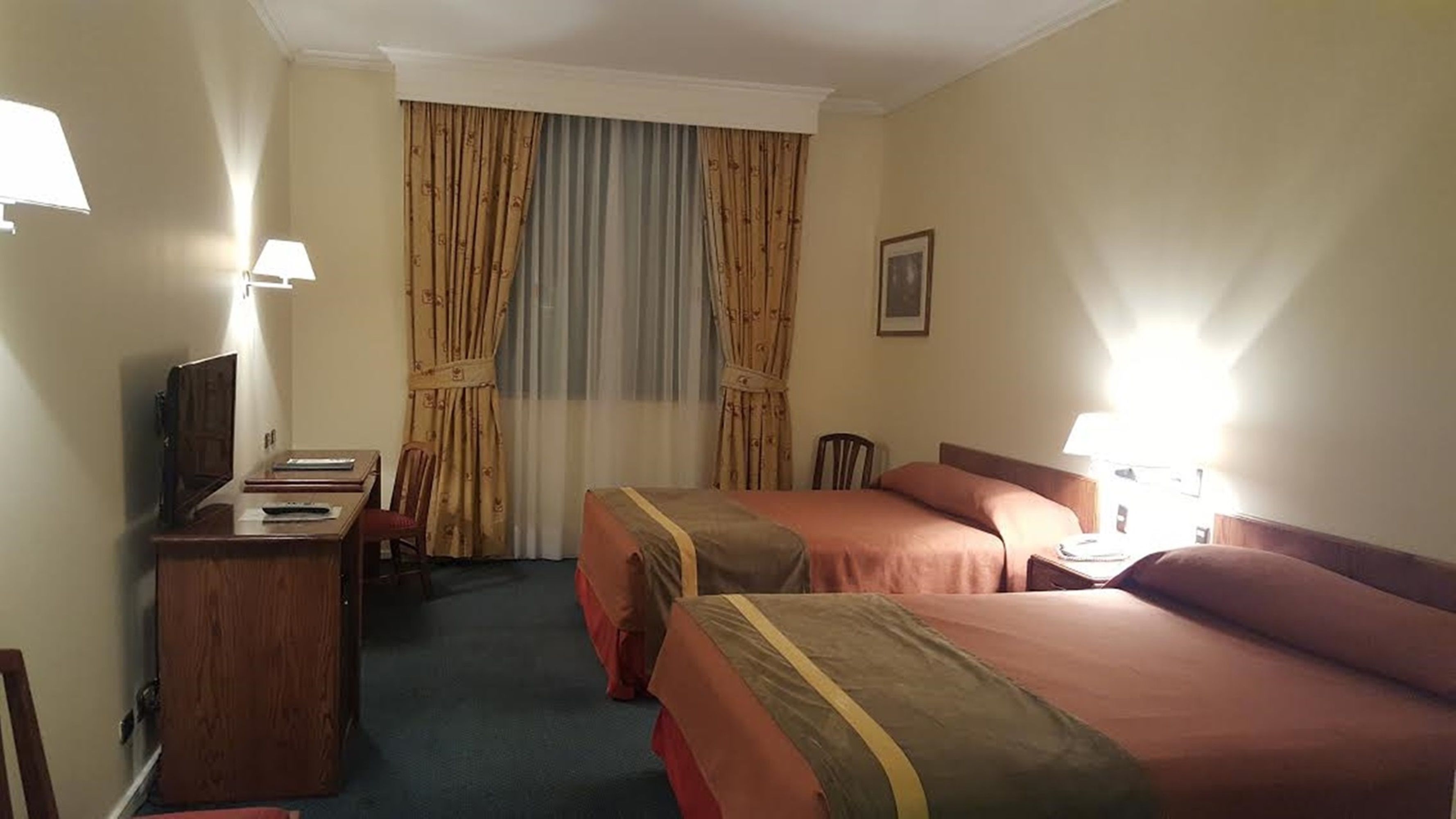 double room, 2 double beds | minibar, in-room safe, desk, soundproofing
