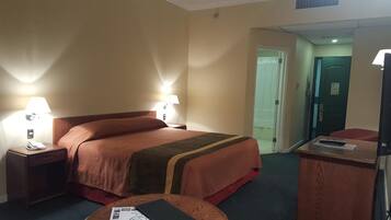 Kamar Double, 1 Tempat Tidur Double | Minibar, brankas, meja kerja, dan kedap suara