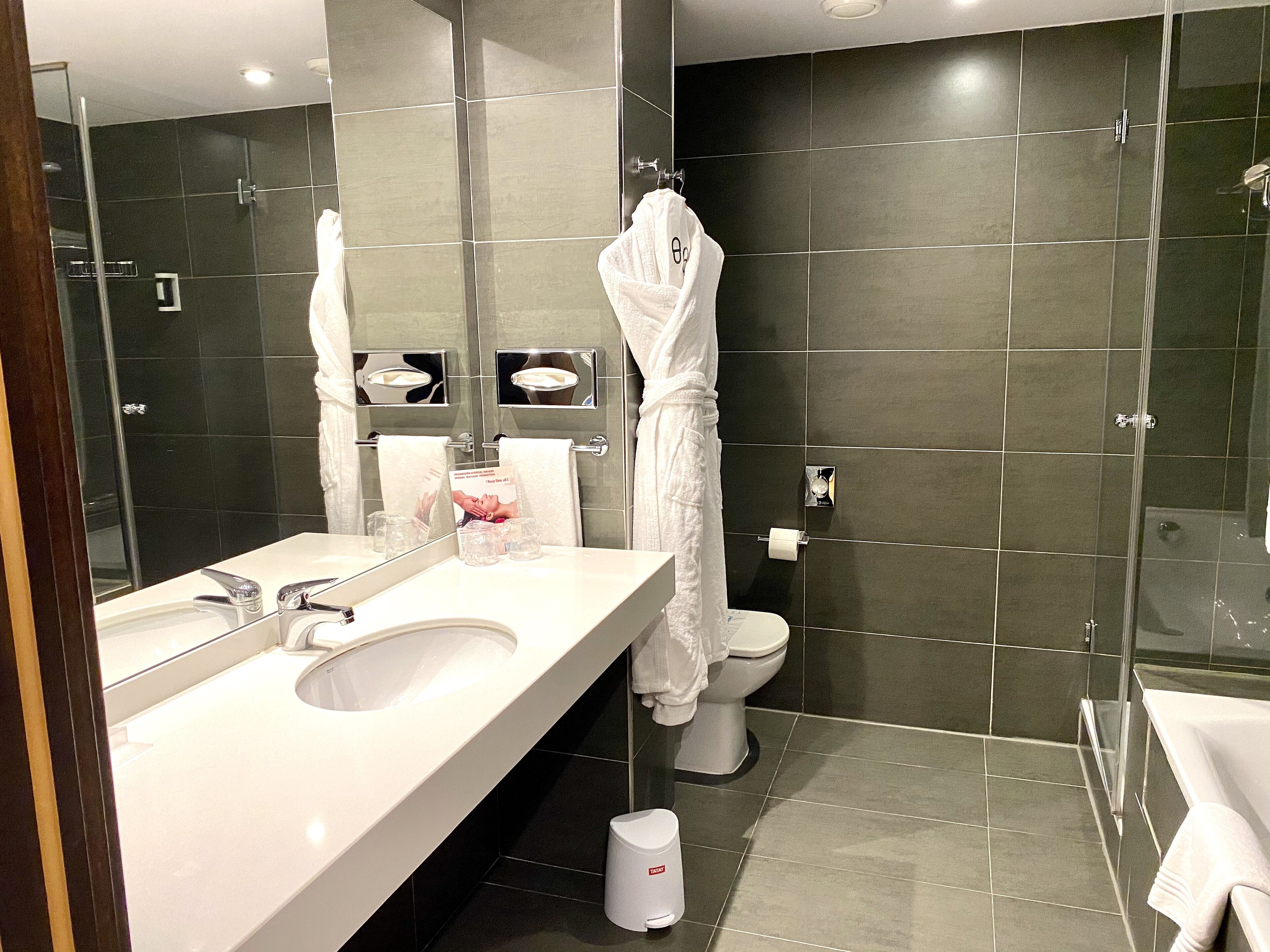 1 bedroom, in-room safe, desk, laptop workspace