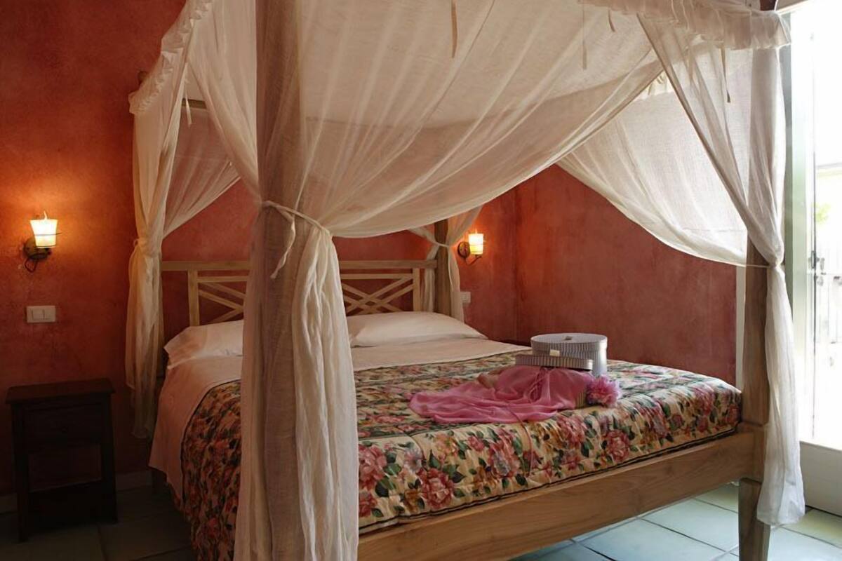 Superior Double Room | In-room safe, desk, soundproofing, cribs/infant beds