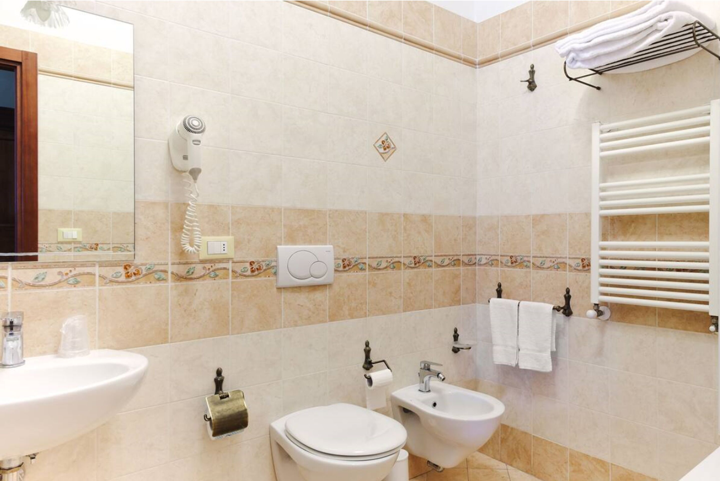 shower, free toiletries, hair dryer, bidet