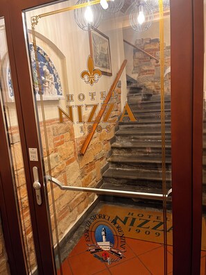 Property entrance - Hotel Nizza (Florence)