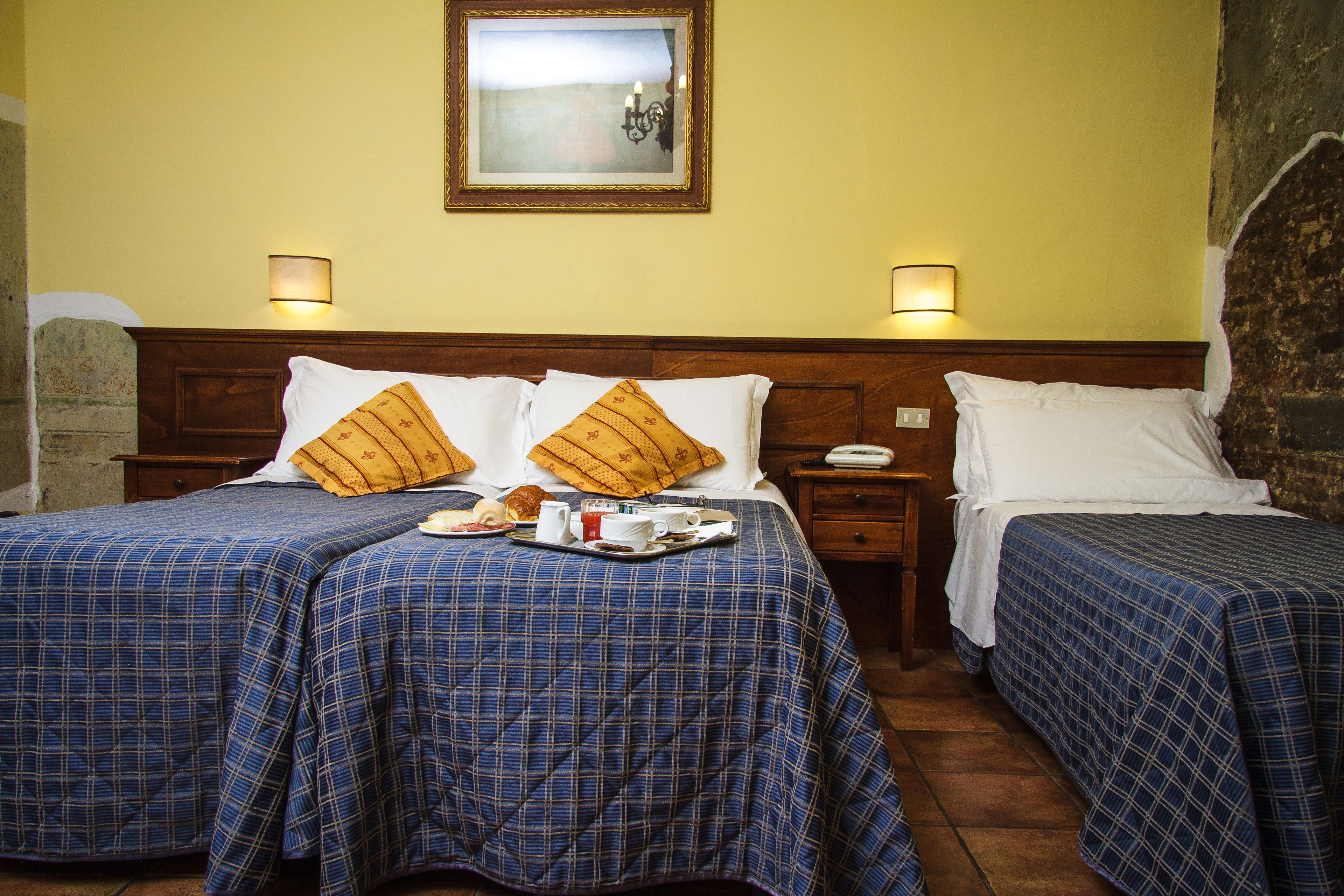 quadruple room (plus) | memory-foam beds, in-room safe, desk, soundproofing