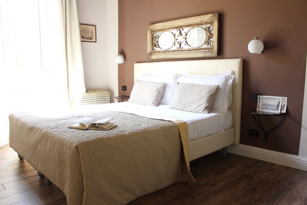 Classic-Doppelzimmer | Zimmersafe, schallisolierte Zimmer, Bügeleisen/Bügelbrett