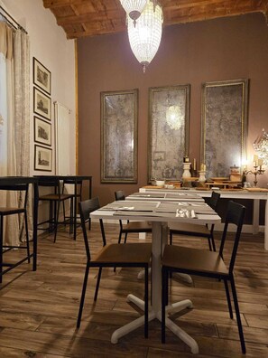 Breakfast area - B&B Cimatori (Florence)