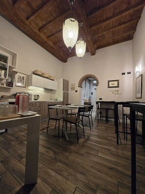 Breakfast area - B&B Cimatori (Florence)