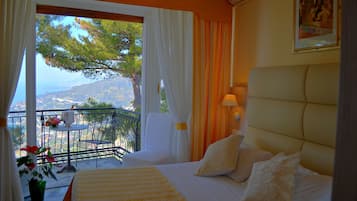 Doppia Standard, vista mare | 1 camera, biancheria da letto ipoallergenica, minibar