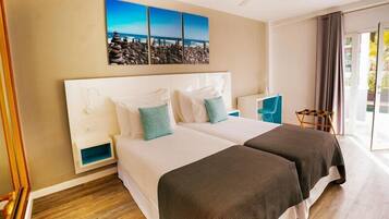 Hypo-allergenic bedding available, in-room safe, desk, WiFi (surcharge)