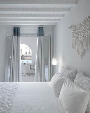 Minibar, coffres-forts dans les chambres, bureau, chambres insonorisées