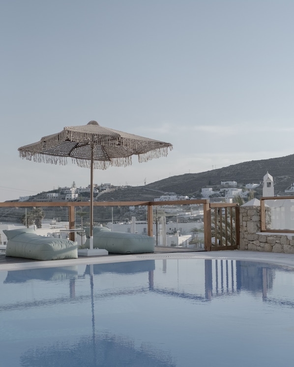 Outdoor pool, pool loungers