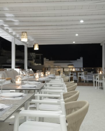 Restaurant. Mykonos Essence - Adults Only
