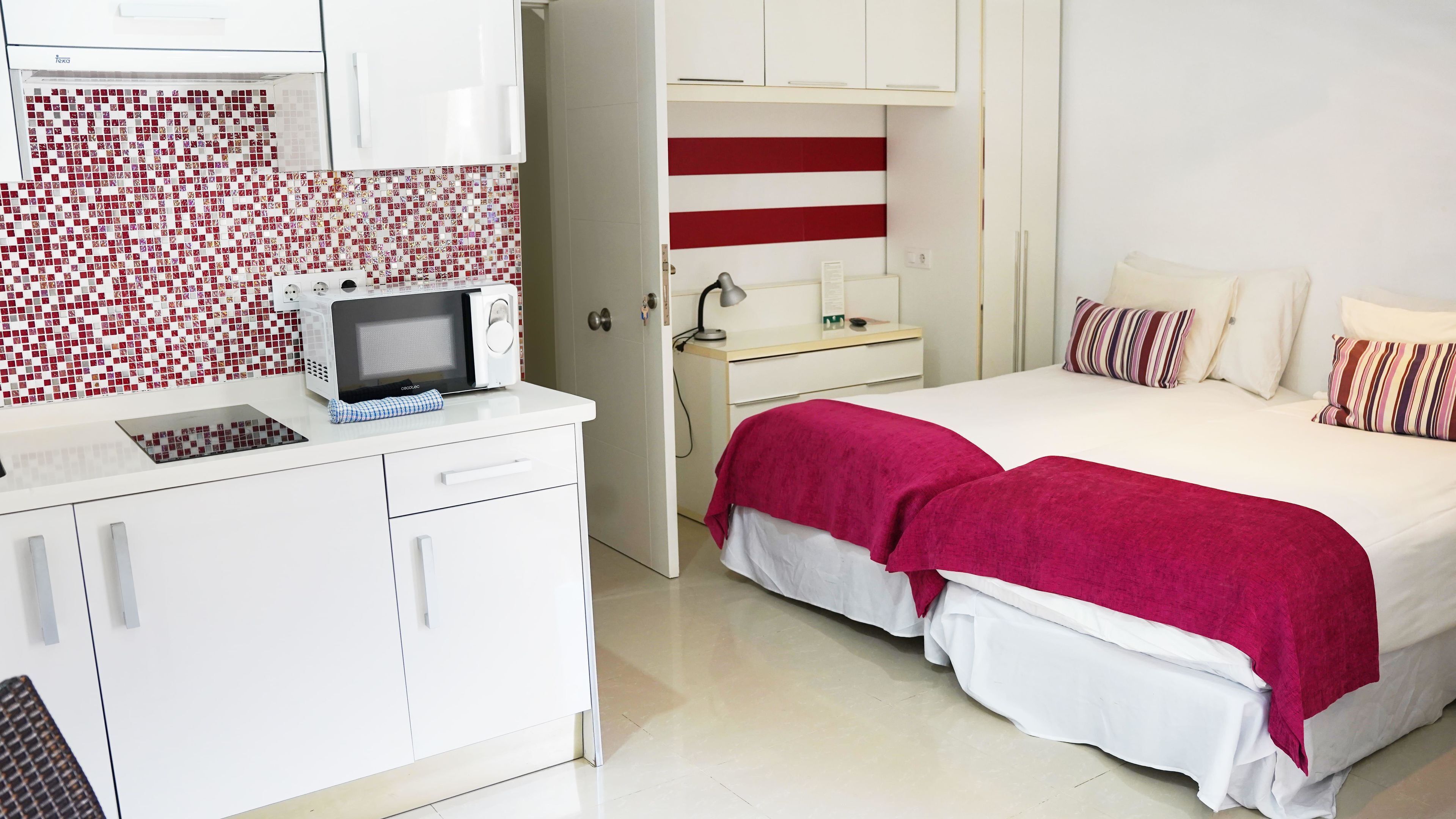 Studio – standard (2 adults) | Safe på rommet, skrivebord, wi-fi (mot et tillegg) og sengetøy