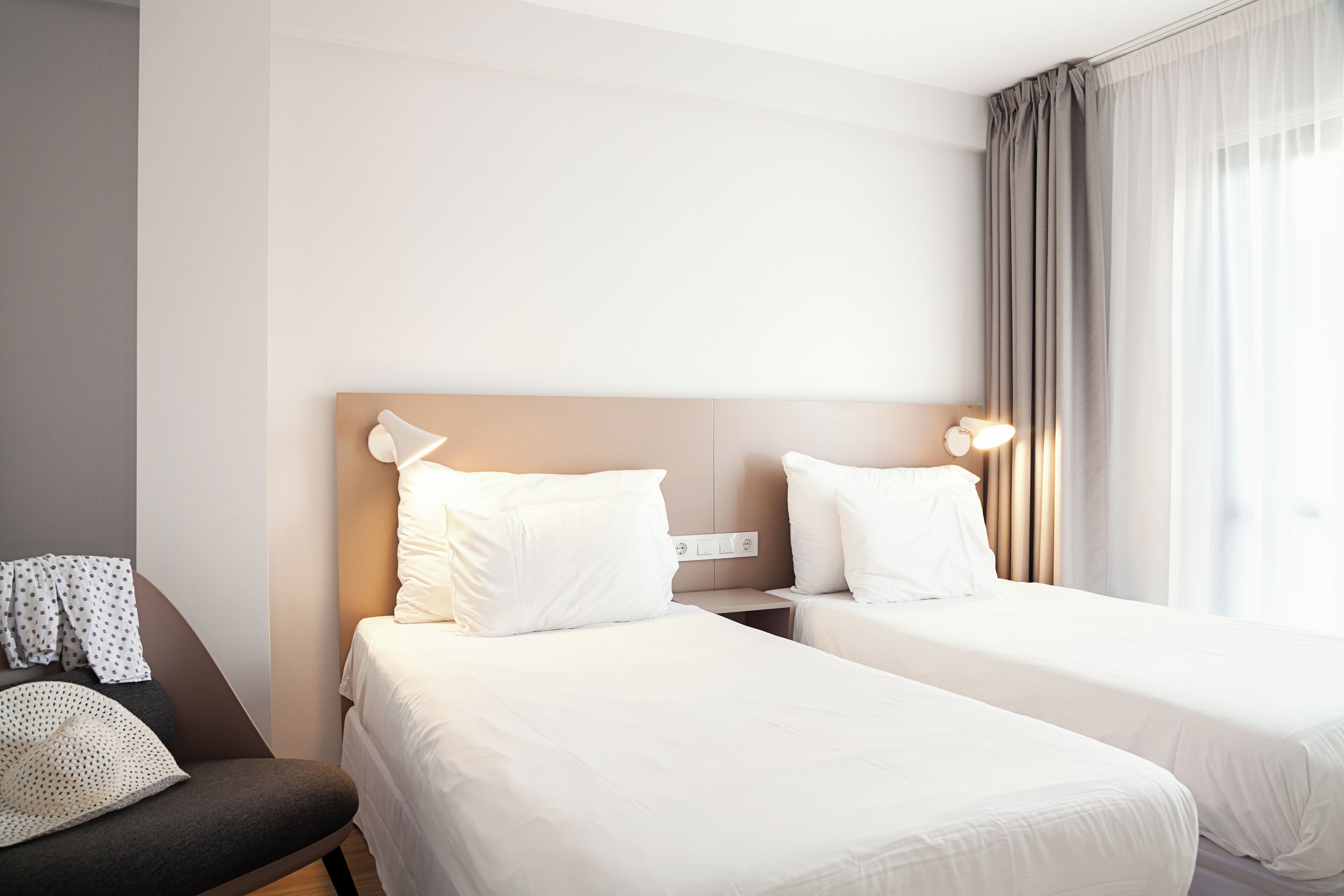 In-room safe, desk, WiFi, bed sheets