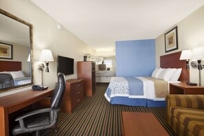 Desk, free cribs/infant beds, free WiFi, bed sheets - Days Inn by Wyndham Champaign/Urbana (Champaign)