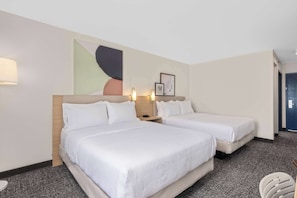 Premium bedding, desk, blackout drapes, iron/ironing board - Spark by Hilton Fredericksburg Southpoint (Fredericksburg)