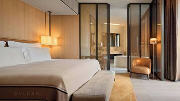 Suite Deluxe, 1 chambre, vue jardin | Literie de qualité supérieure, couette en duvet d'oie, minibar