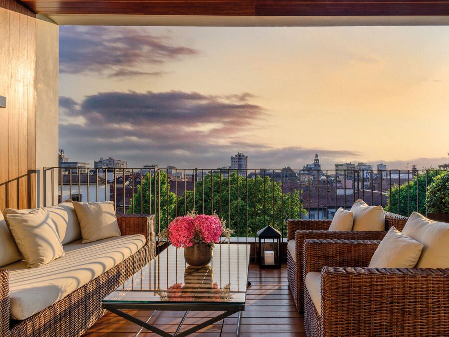 Suite, 1 soverom, peis | Utsikt fra rommet