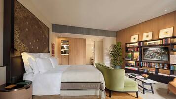 Suite junior, 1 habitación | Ropa de cama de alta calidad, edredones de plumas, minibar y caja fuerte