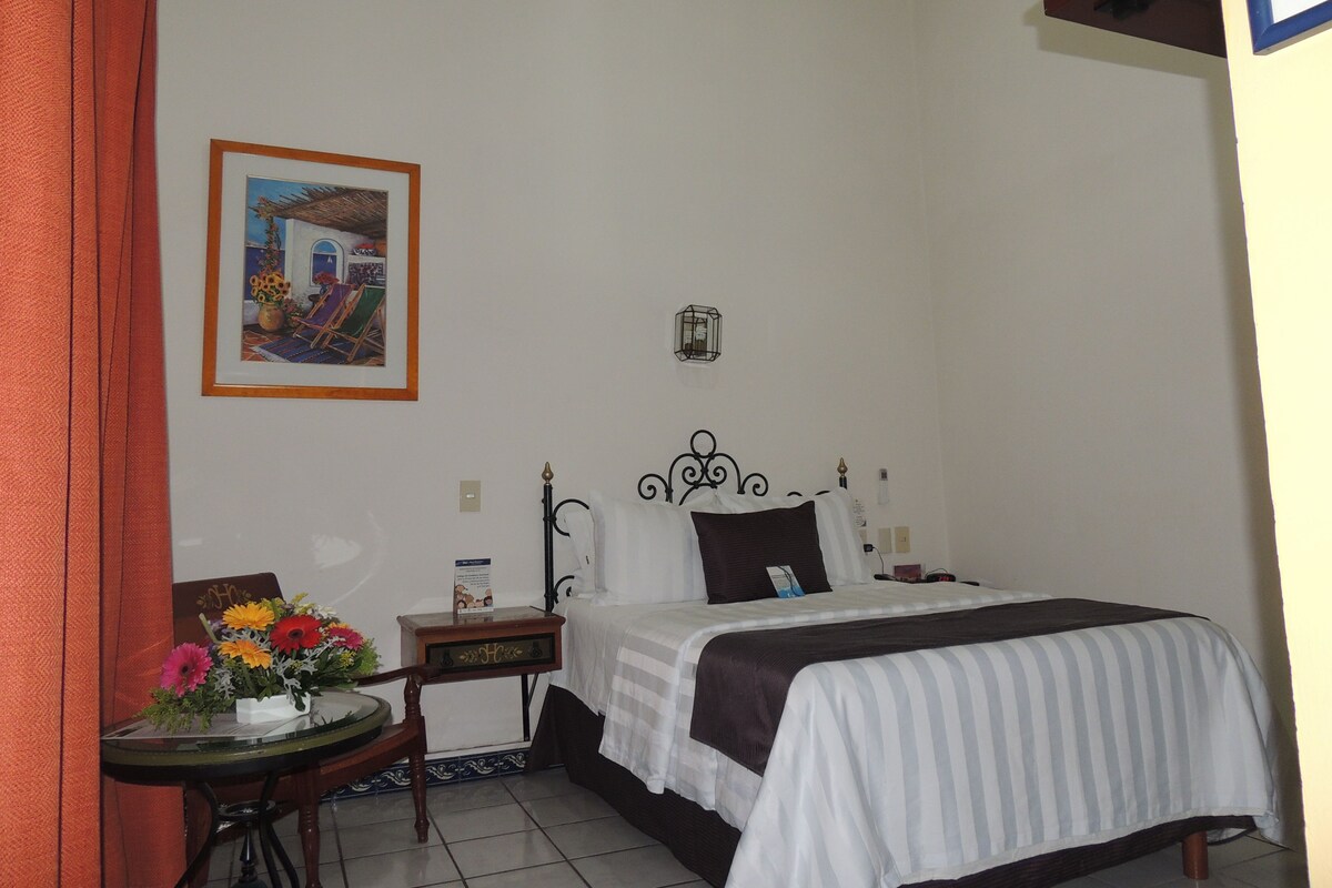 Premium bedding, in-room safe, desk, laptop workspace