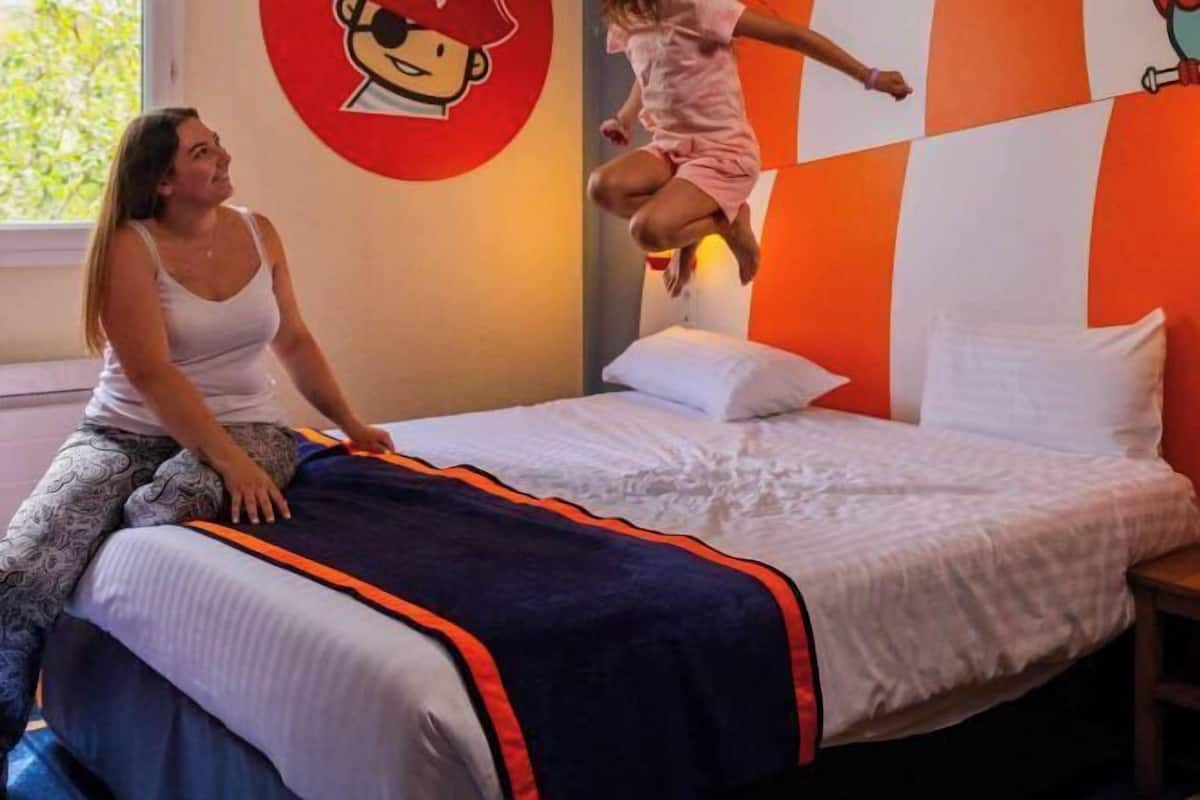 Literie hypoallergénique, surmatelas, coffres-forts dans les chambres