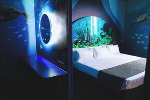 Sealife Suite | Hypo-allergenic bedding, pillowtop beds, in-room safe, desk