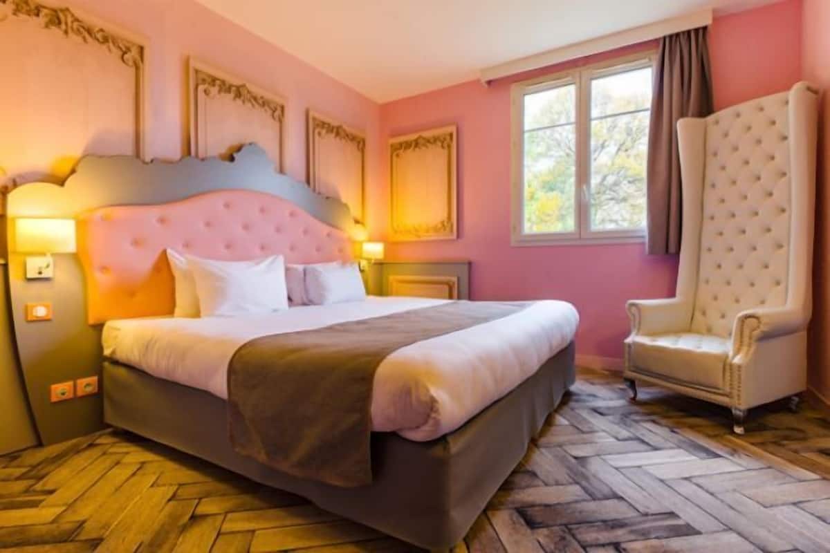 Literie hypoallergénique, surmatelas, coffres-forts dans les chambres