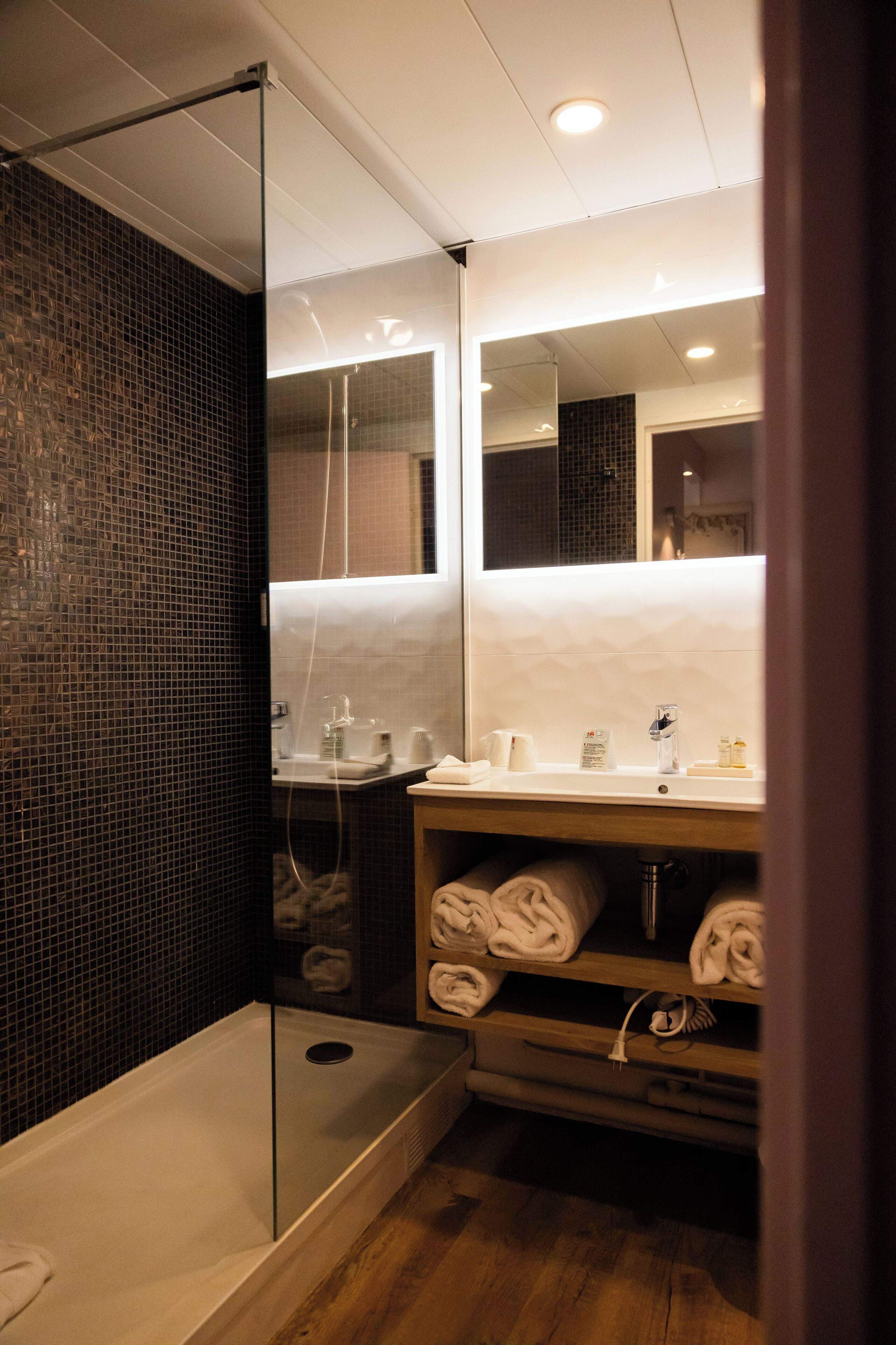 princess suite | bathroom | combined shower/bathtub, hair dryer, towels