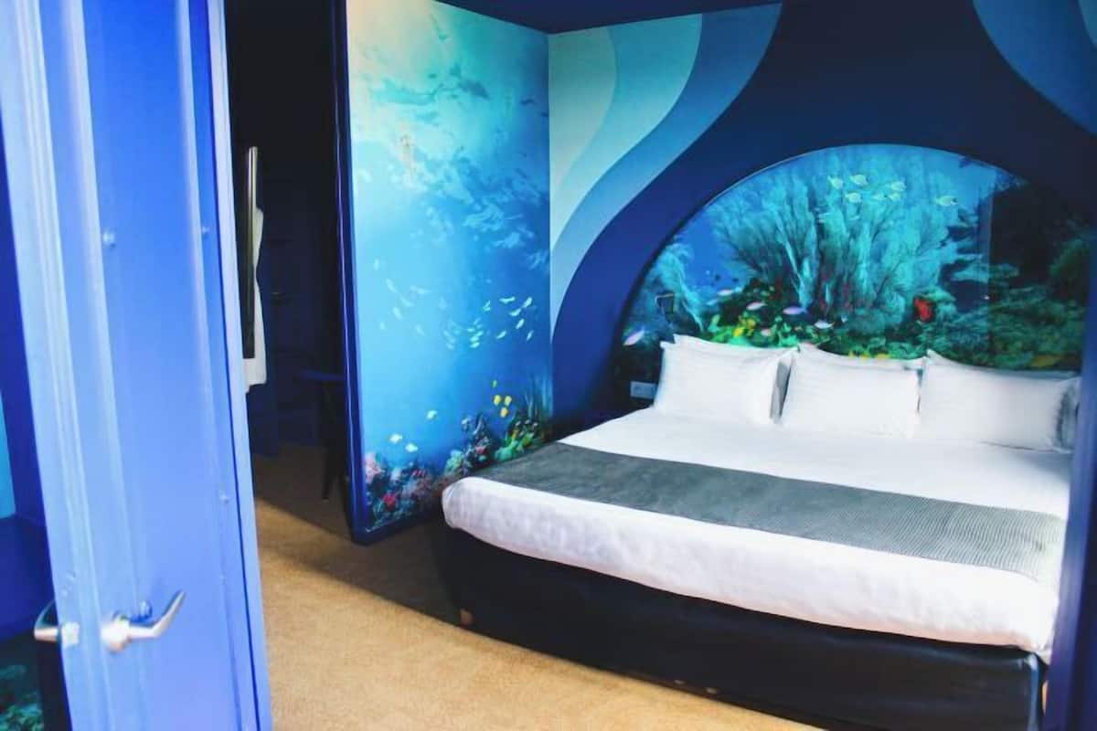 Literie hypoallergénique, surmatelas, coffres-forts dans les chambres