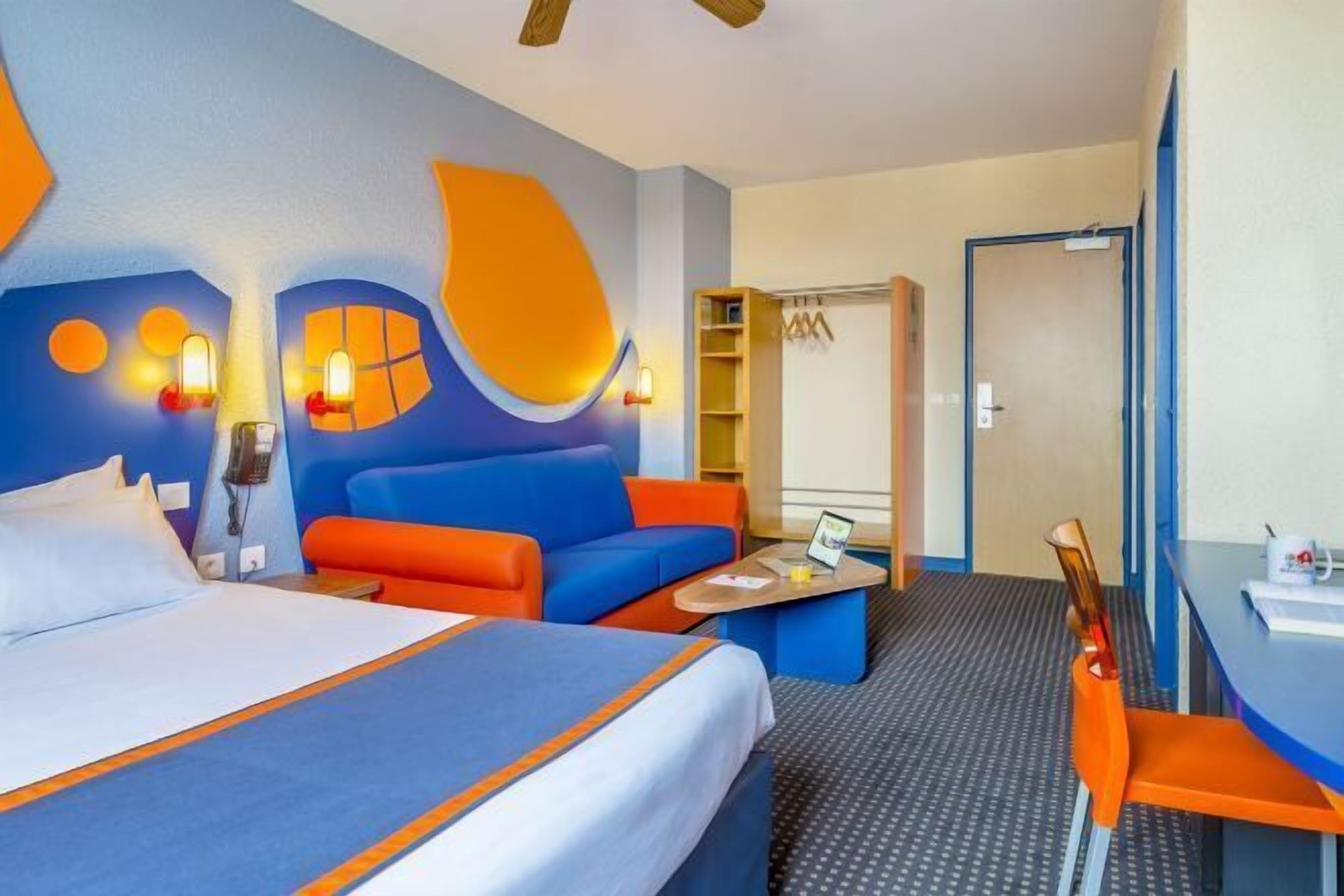 Hypo-allergenic bedding, pillowtop beds, in-room safe, desk