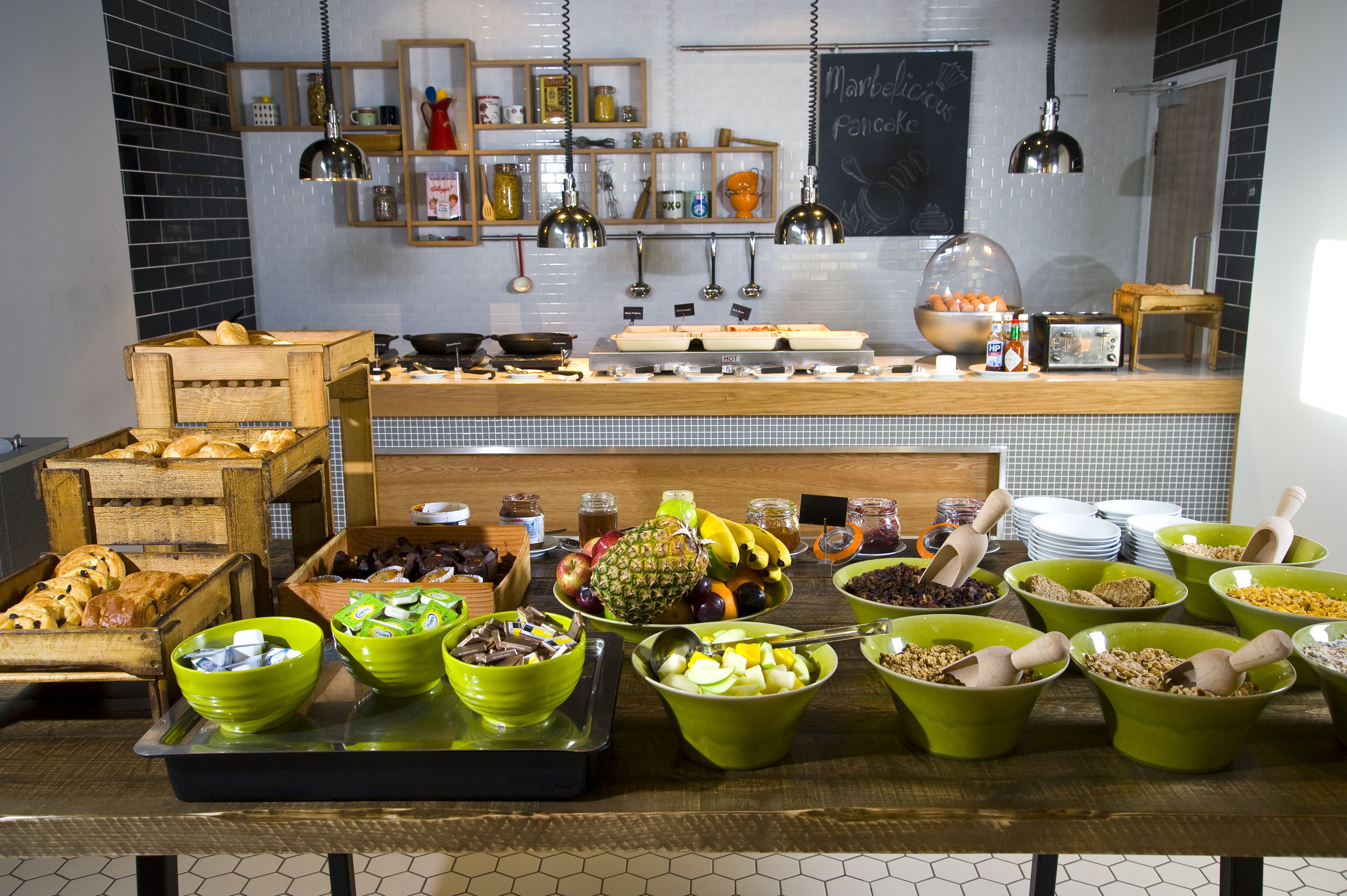 Photo - Holiday Inn London West by IHG