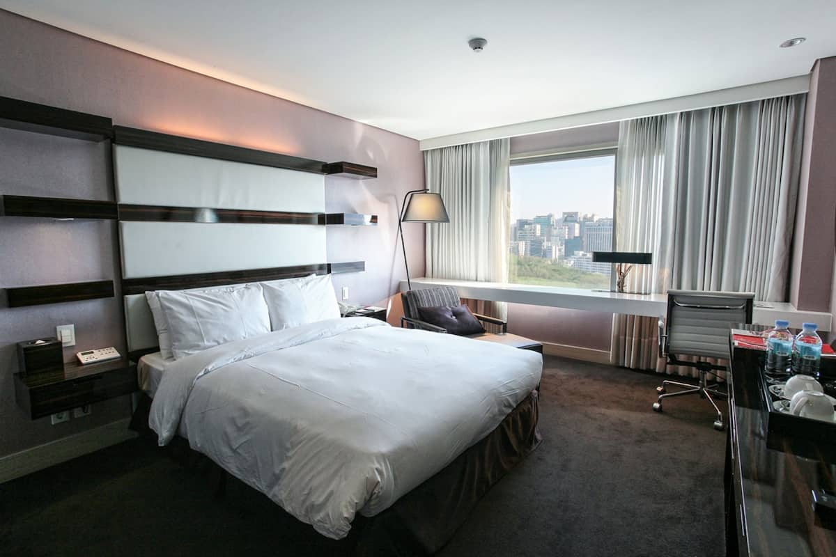 In-room safe, desk, iron/ironing board, free WiFi