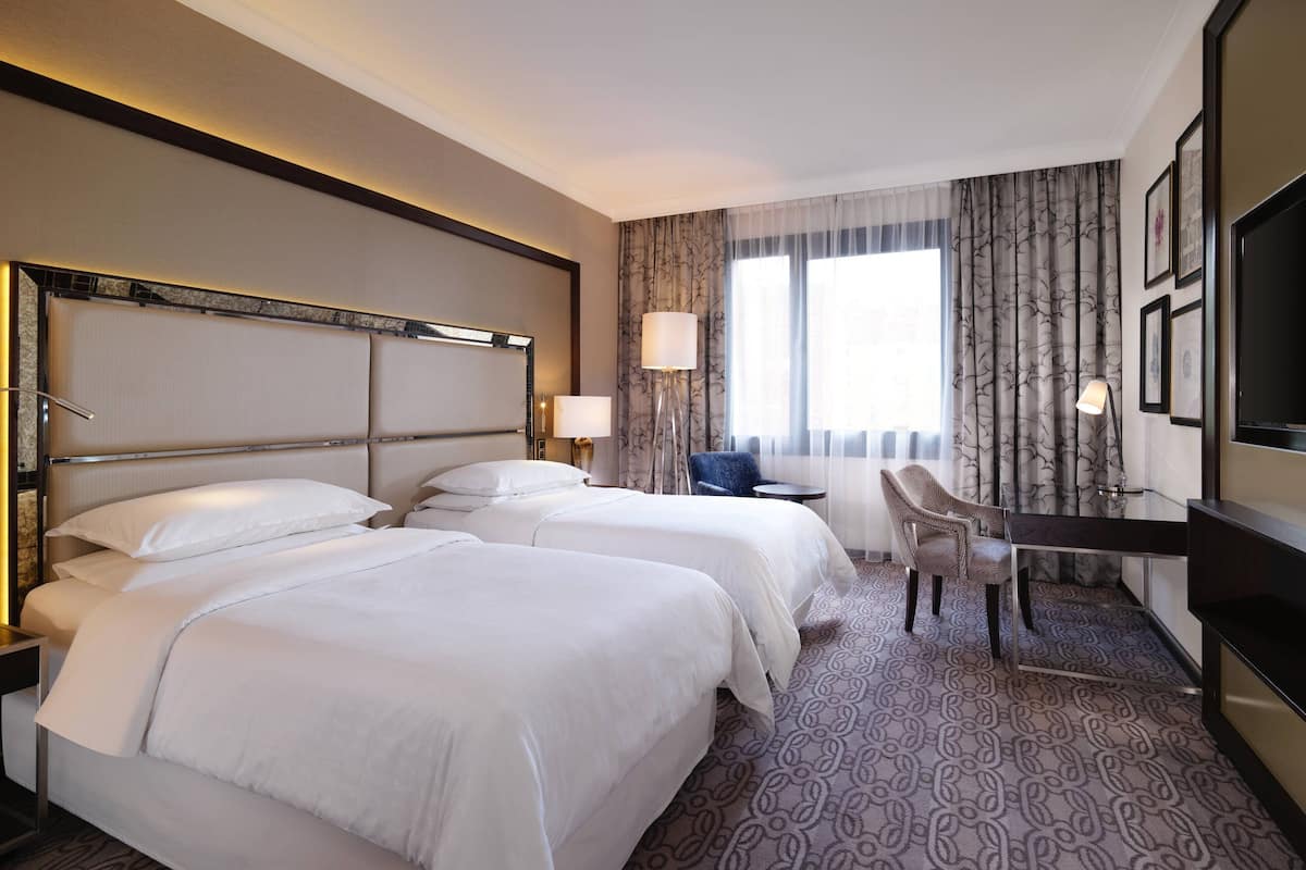1 bedroom, premium bedding, minibar, in-room safe